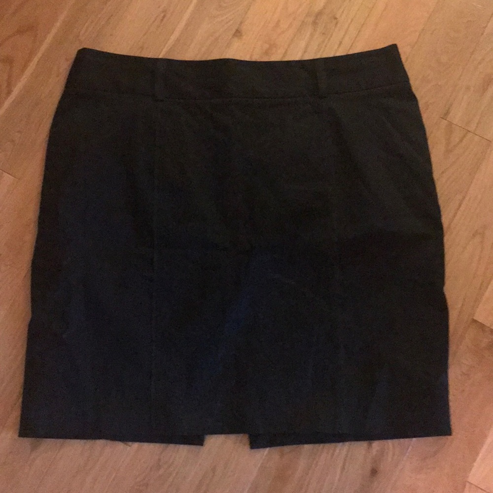 White House Black market skirt